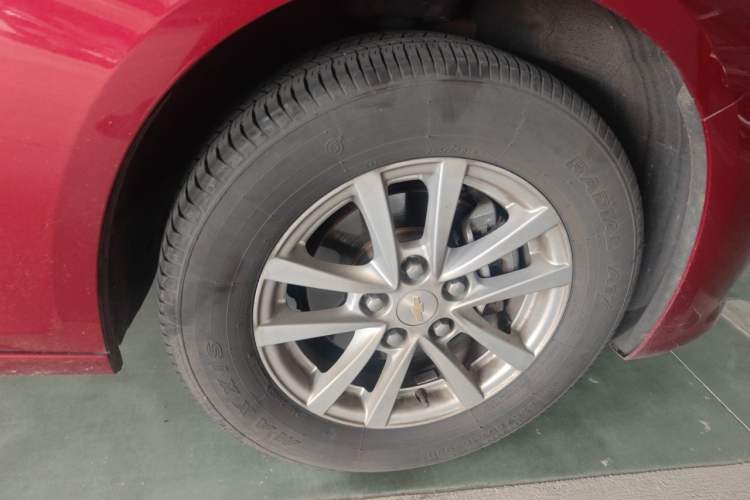 Used Chevrolet Malibu 2018 530T Automatic Comfort Edition Right Front Wheel Hub