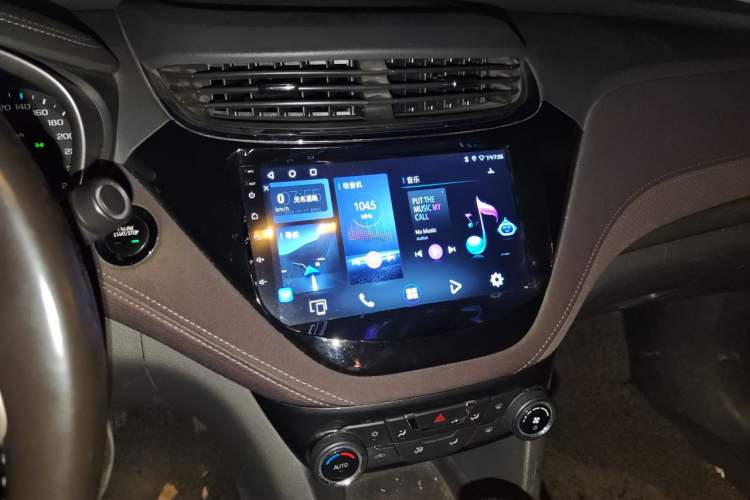 Used Chevrolet Malibu 2018 530T Automatic Fashion Edition Audio And AC Panel