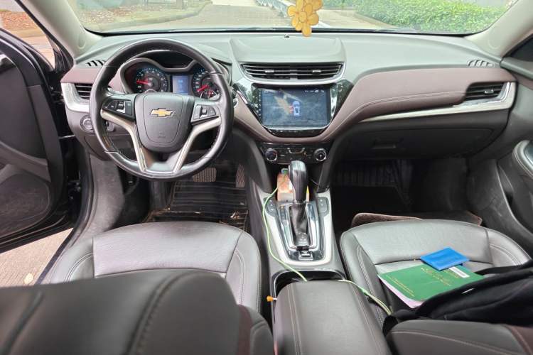 Used Chevrolet Malibu 2018 530T Automatic Fashion Edition Center Console