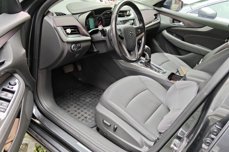 Used Chevrolet Malibu 2018 530T Automatic Luxury Edition Driver Seat