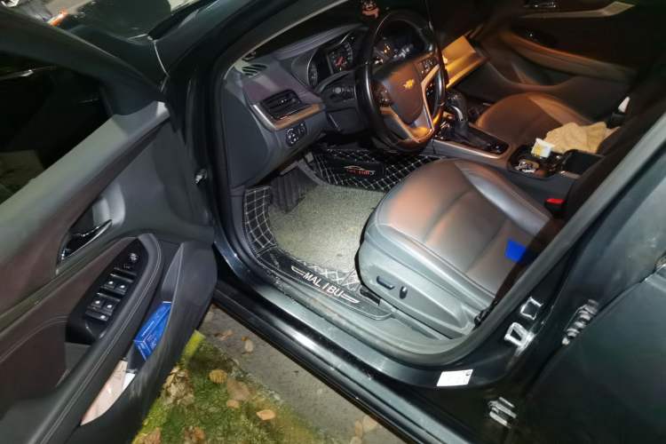Used Chevrolet Malibu 2018 530T Automatic Luxury Edition Driver Seat