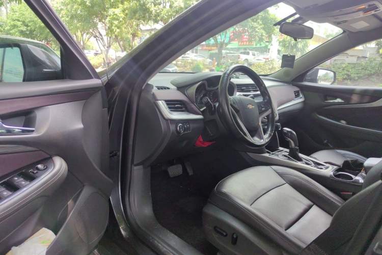 Used Chevrolet Malibu 2018 530T Automatic Fashion Edition Driver Seat