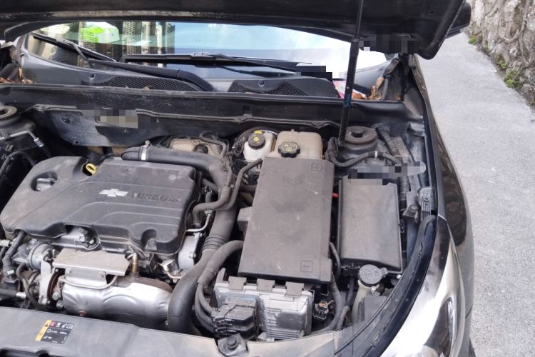 Used Chevrolet Malibu 2018 530T Automatic Fashion Edition Engine Bay Left