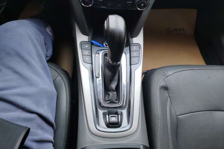 Used Chevrolet Malibu 2018 530T Automatic Luxury Edition Gear Lever