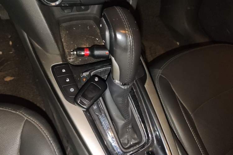 Used Chevrolet Malibu 2018 530T Automatic Fashion Edition Gear Lever