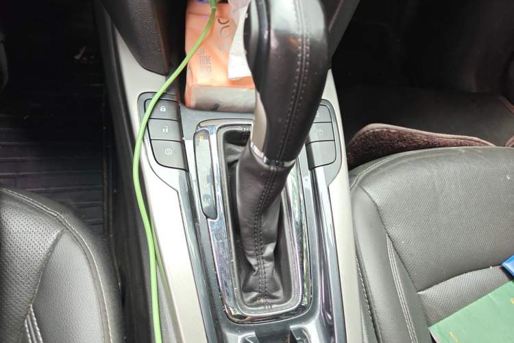 Used Chevrolet Malibu 2018 530T Automatic Fashion Edition Gear Lever