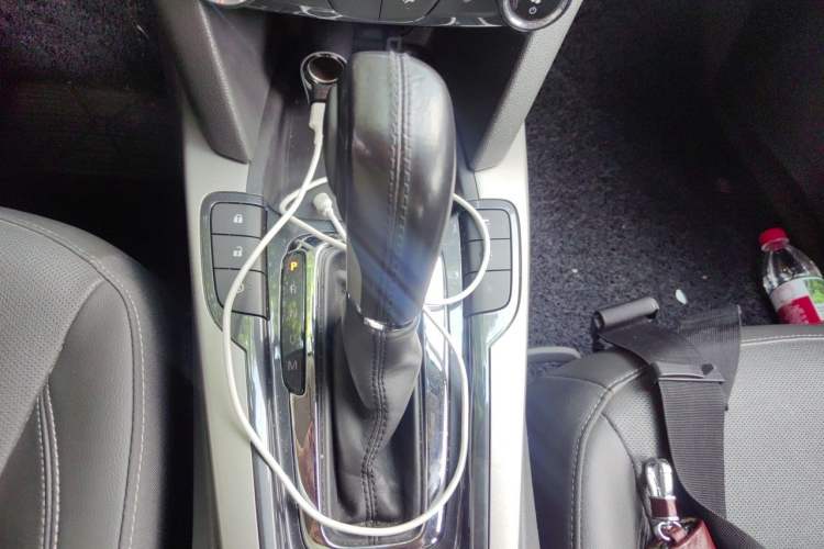 Used Chevrolet Malibu 2018 530T Automatic Fashion Edition Gear Lever