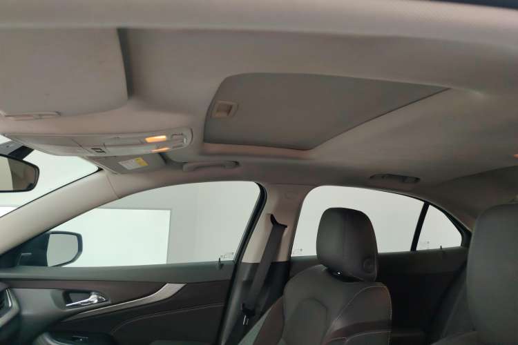 Used Chevrolet Malibu 2018 530T Automatic Luxury Edition Headliner