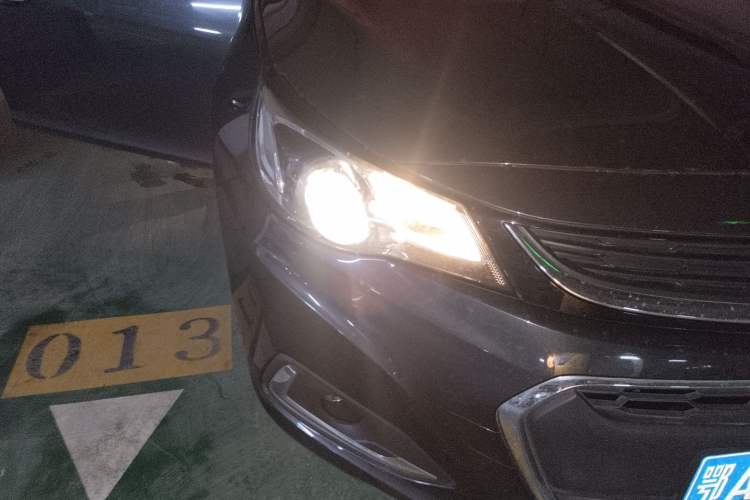 Used Chevrolet Malibu 2018 530T Automatic Fashion Edition Right Front Headlight