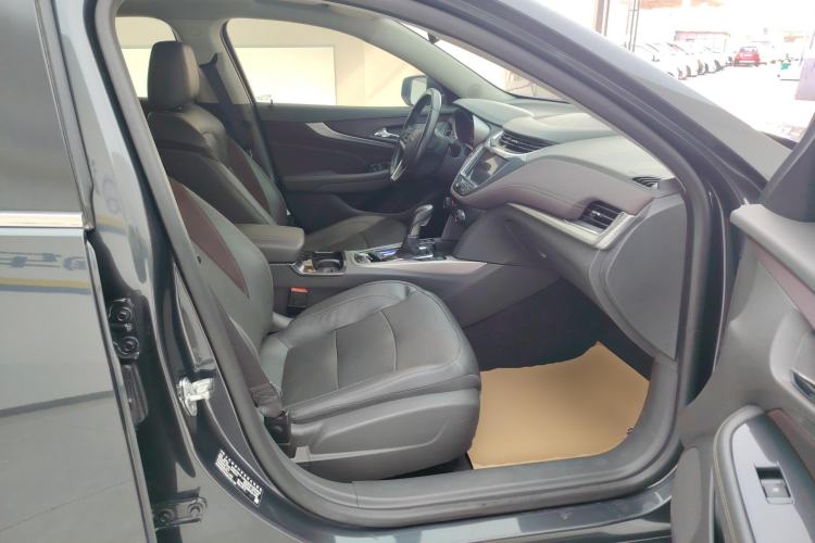 Used Chevrolet Malibu 2018 530T Automatic Luxury Edition Right Front Seat