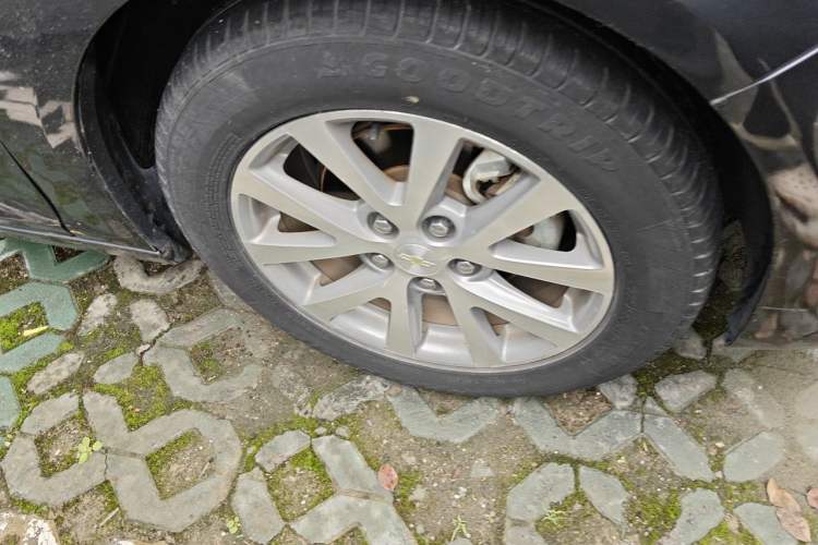 Used Chevrolet Malibu 2018 530T Automatic Luxury Edition Right Front Wheel Hub