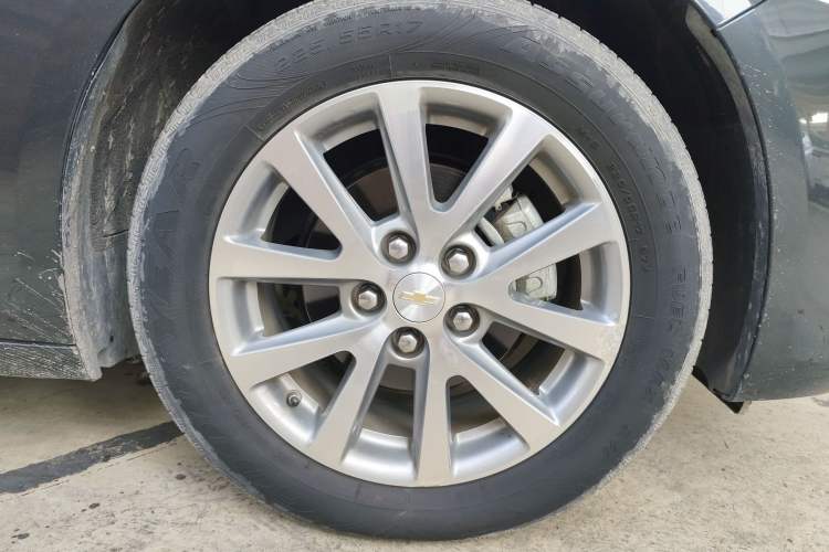 Used Chevrolet Malibu 2018 530T Automatic Luxury Edition Right Front Wheel Hub
