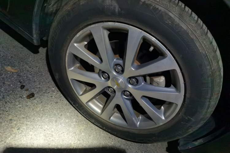 Used Chevrolet Malibu 2018 530T Automatic Luxury Edition Right Front Wheel Hub