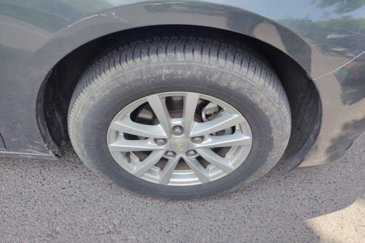 Used Chevrolet Malibu 2018 530T Automatic Fashion Edition Right Front Wheel Hub