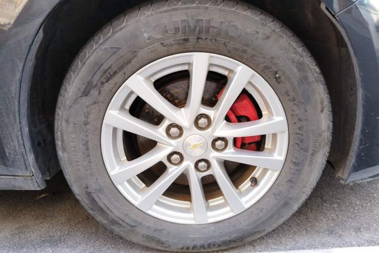 Used Chevrolet Malibu 2018 530T Automatic Fashion Edition Right Front Wheel Hub