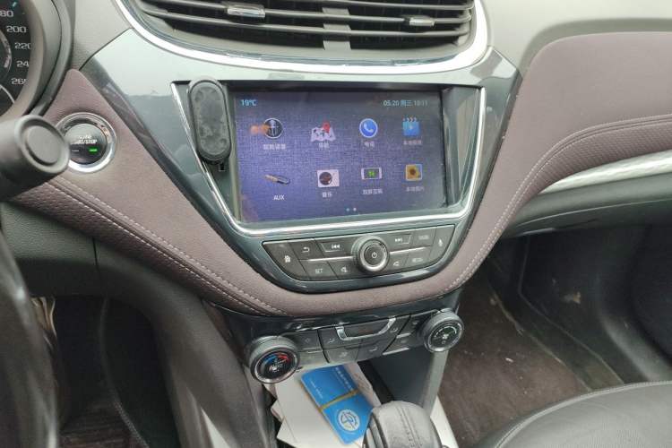 Used Chevrolet Malibu 2018 530T Automatic Luxury Edition Audio And AC Panel