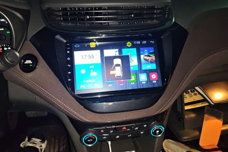 Used Chevrolet Malibu 2018 530T Automatic Fashion Edition Audio And AC Panel