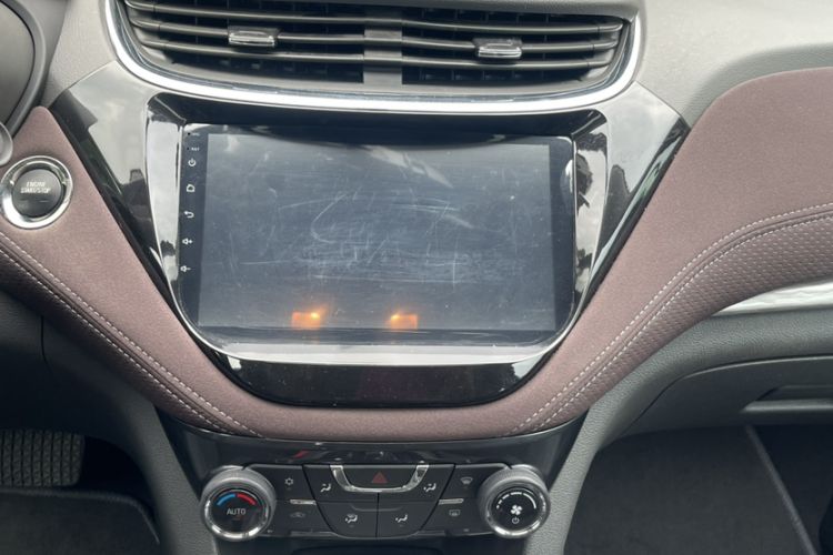 Used Chevrolet Malibu 2018 530T Automatic Fashion Edition Audio And AC Panel