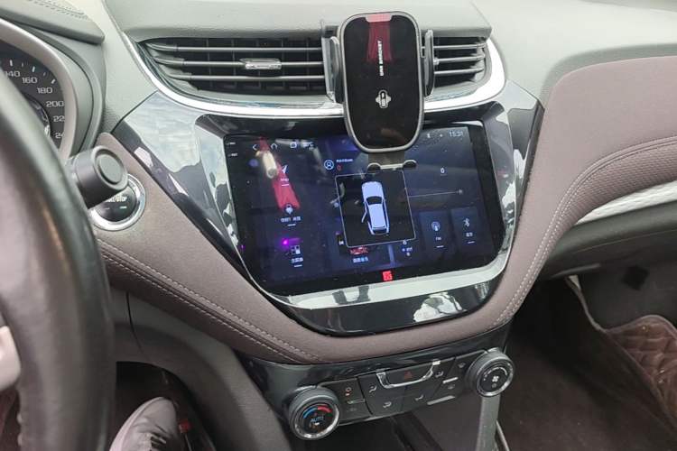 Used Chevrolet Malibu 2018 530T Automatic Fashion Edition Audio And AC Panel