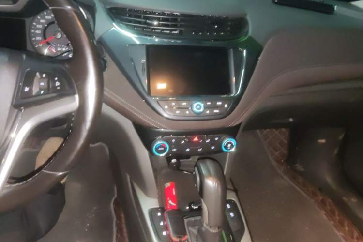 Used Chevrolet Malibu 2018 530T Automatic Luxury Edition Audio And AC Panel