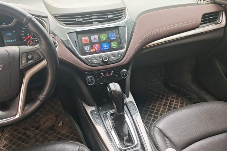 Used Chevrolet Malibu 2018 530T Automatic Luxury Edition Audio And AC Panel