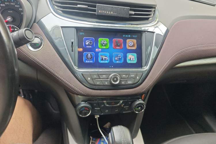 Used Chevrolet Malibu 2018 530T Automatic Luxury Edition Audio And AC Panel