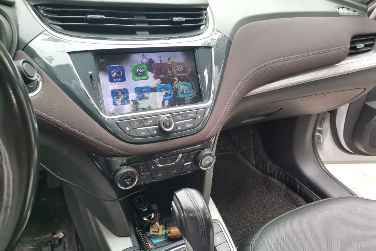Used Chevrolet Malibu 2018 530T Automatic Fashion Edition Audio And AC Panel