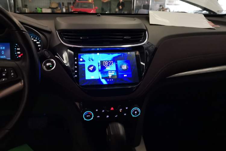 Used Chevrolet Malibu 2018 530T Automatic Fashion Edition Audio And AC Panel