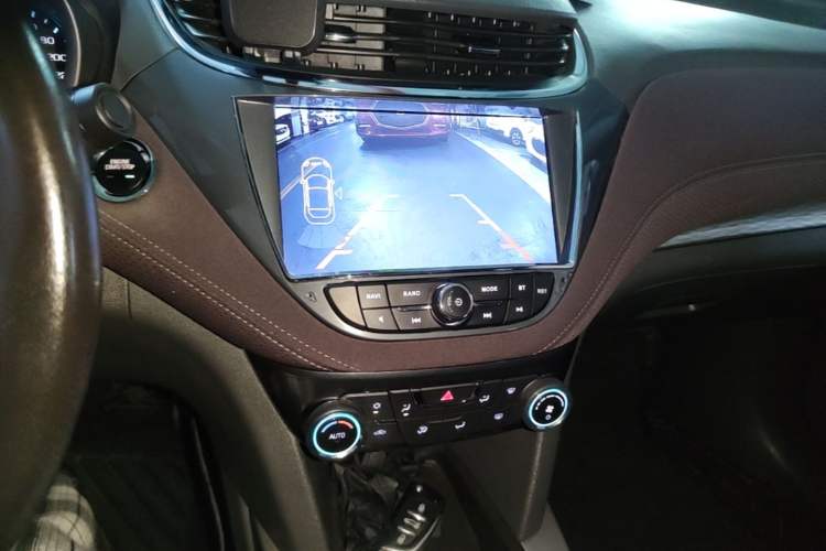 Used Chevrolet Malibu 2018 530T Automatic Fashion Edition Audio And AC Panel