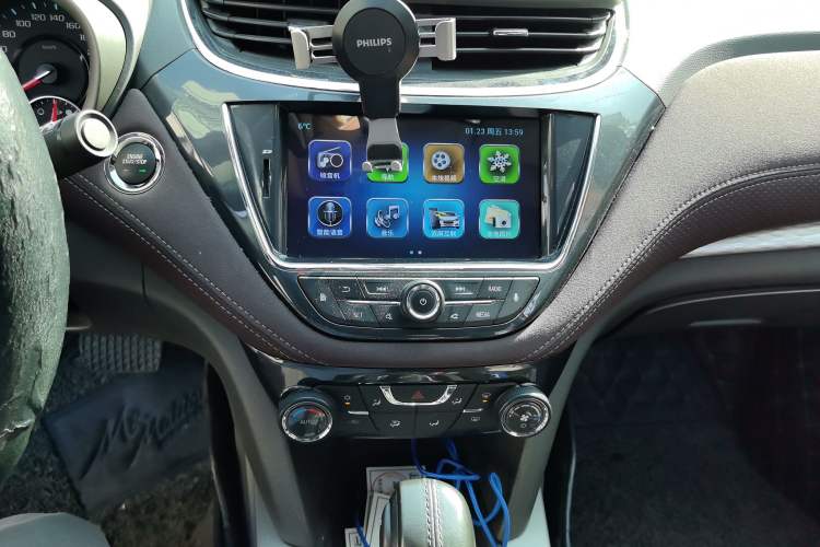 Used Chevrolet Malibu 2018 530T Automatic Luxury Edition Audio And AC Panel