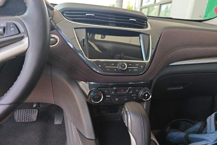 Used Chevrolet Malibu 2018 530T Automatic Luxury Edition Audio And AC Panel