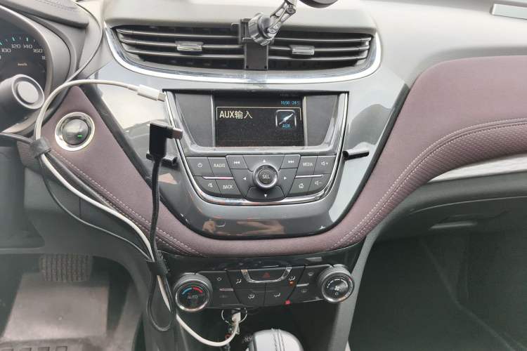 Used Chevrolet Malibu 2018 530T Automatic Fashion Edition Audio And AC Panel