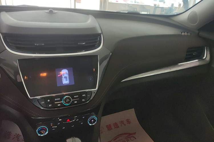 Used Chevrolet Malibu 2018 530T Automatic Fashion Edition Audio And AC Panel