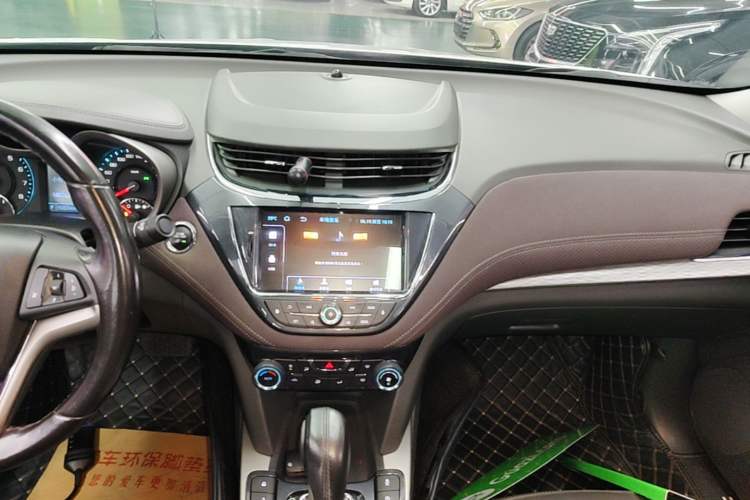 Used Chevrolet Malibu 2018 530T Automatic Luxury Edition Audio And AC Panel