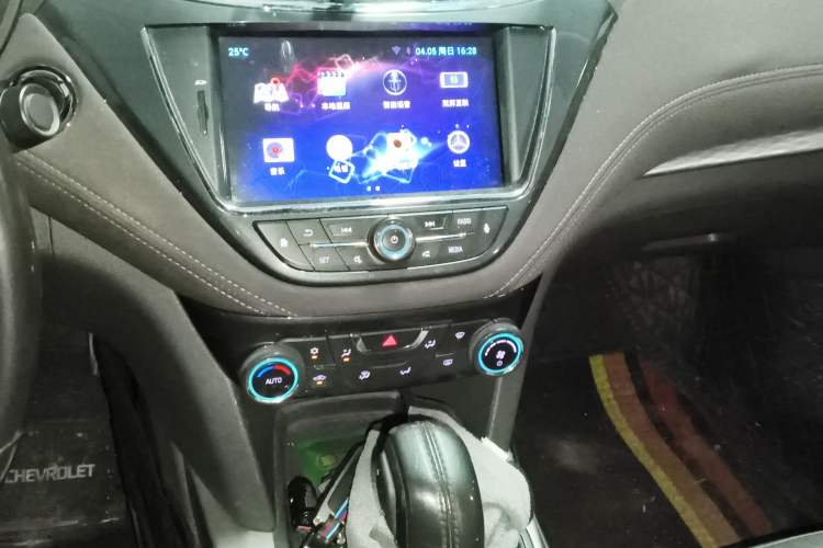 Used Chevrolet Malibu 2018 530T Automatic Luxury Edition Audio And AC Panel