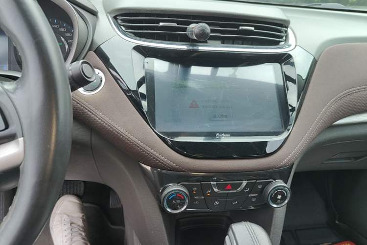 Used Chevrolet Malibu 2018 530T Automatic Fashion Edition Audio And AC Panel