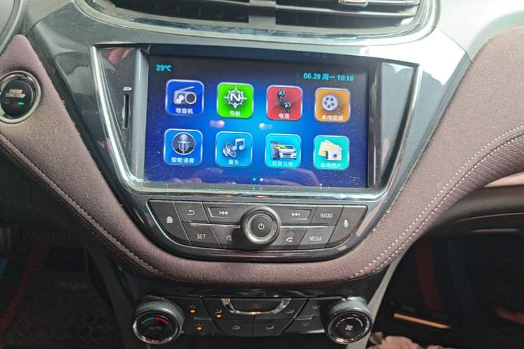 Used Chevrolet Malibu 2018 530T Automatic Luxury Edition Audio And AC Panel
