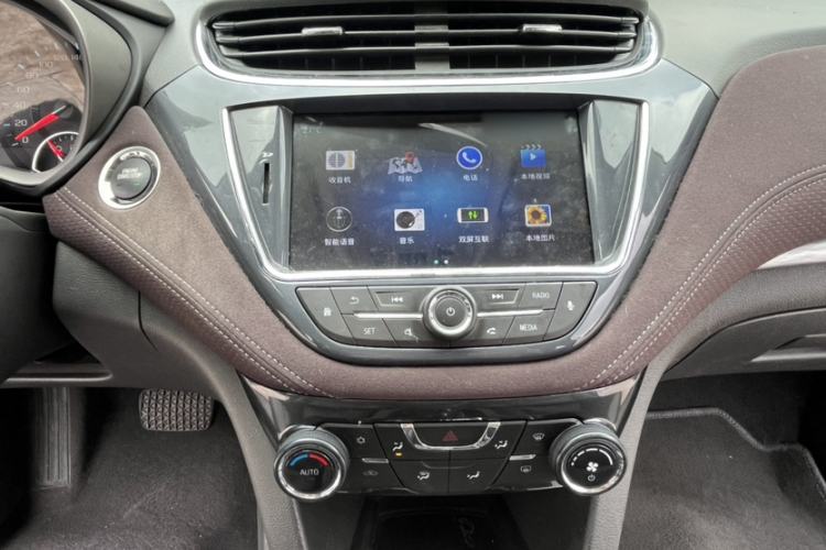 Used Chevrolet Malibu 2018 530T Automatic Luxury Edition Audio And AC Panel
