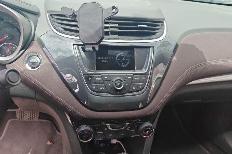 Used Chevrolet Malibu 2018 530T Automatic Fashion Edition Audio And AC Panel