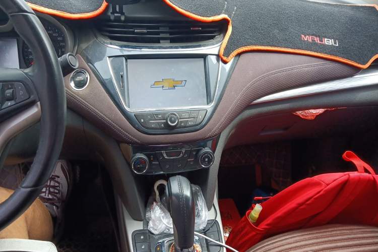 Used Chevrolet Malibu 2018 530T Automatic Luxury Edition Audio And AC Panel