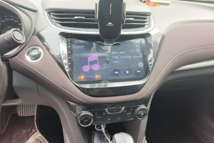 Used Chevrolet Malibu 2018 530T Automatic Fashion Edition Audio And AC Panel