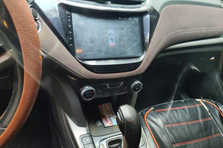 Used Chevrolet Malibu 2018 530T Automatic Fashion Edition Audio And AC Panel