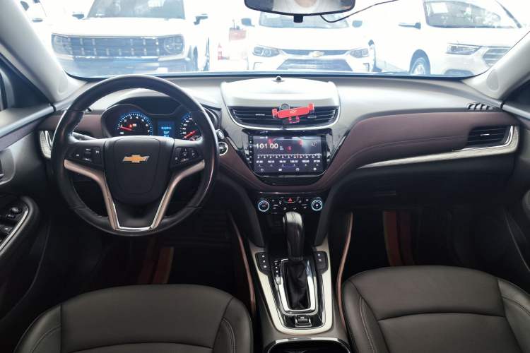 Used Chevrolet Malibu 2018 530T Automatic Fashion Edition Audio And AC Panel