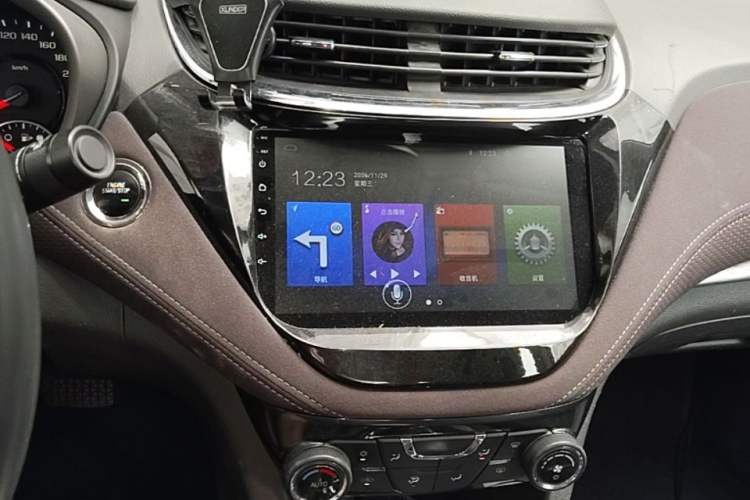Used Chevrolet Malibu 2018 530T Automatic Fashion Edition Audio And AC Panel