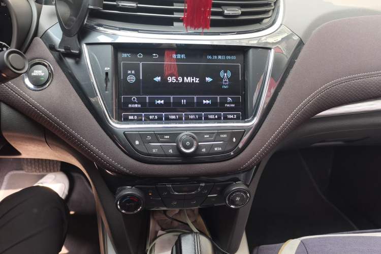 Used Chevrolet Malibu 2018 530T Automatic Luxury Edition Audio And AC Panel