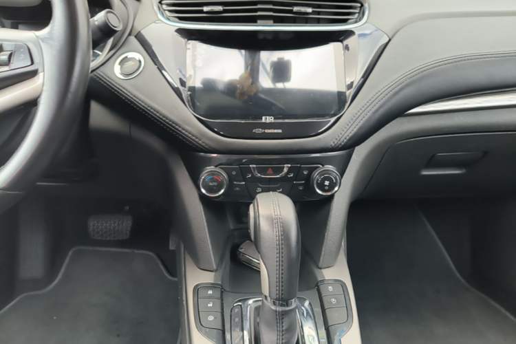 Used Chevrolet Malibu 2018 530T Automatic Fashion Edition Audio And AC Panel