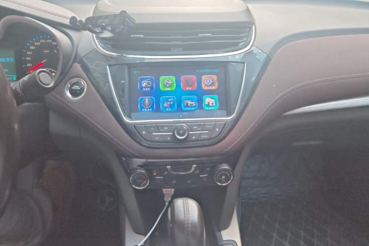 Used Chevrolet Malibu 2018 530T Automatic Luxury Edition Audio And AC Panel