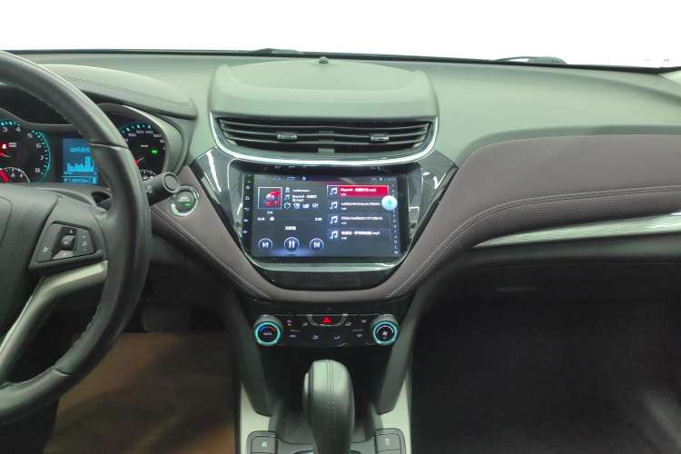 Used Chevrolet Malibu 2018 530T Automatic Fashion Edition Audio And AC Panel