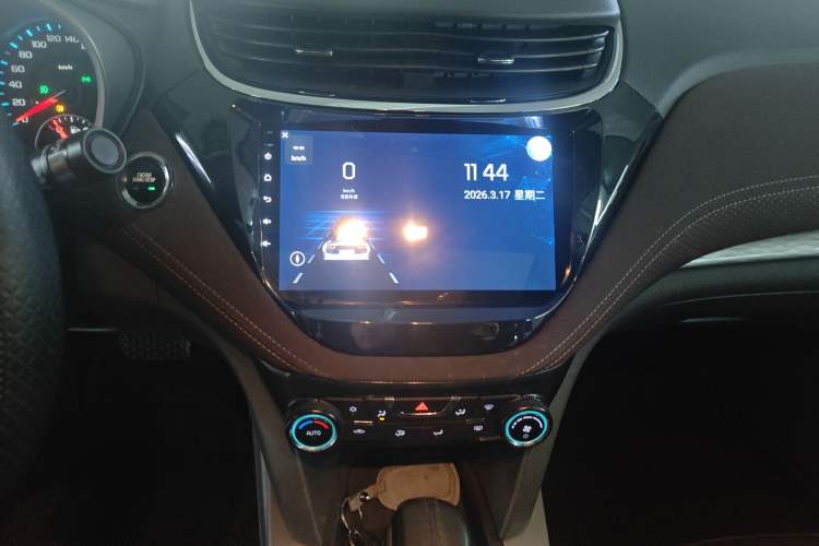 Used Chevrolet Malibu 2018 530T Automatic Luxury Edition Audio And AC Panel