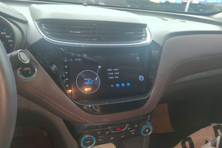 Used Chevrolet Malibu 2018 530T Automatic Fashion Edition Audio And AC Panel